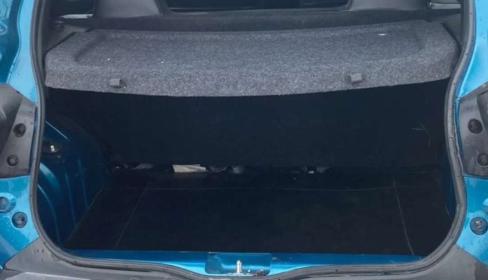 2021 Renault Kwid RXT 1.0 (O), Petrol, Manual, 11,471 km, Boot Inside