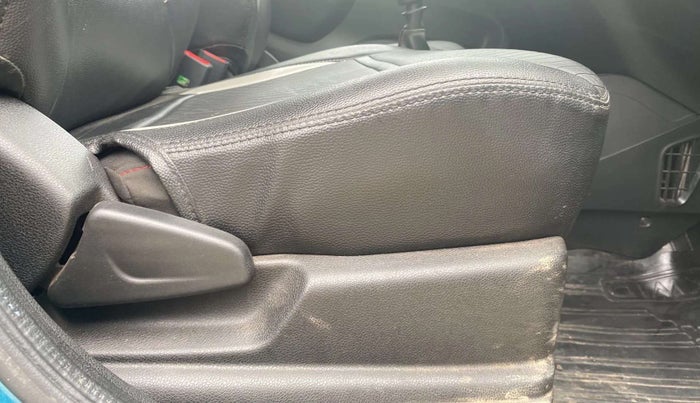 2021 Renault Kwid RXT 1.0 (O), Petrol, Manual, 11,471 km, Driver Side Adjustment Panel