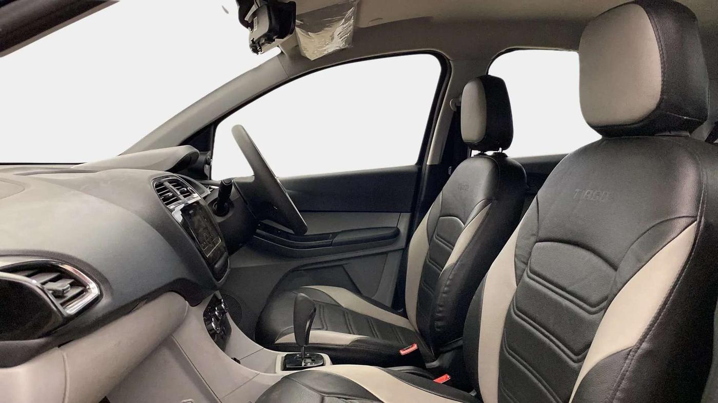 2023 Tata Tiago XTA PETROL, Petrol, Automatic, 28,142 km, Right Side Front Door Cabin