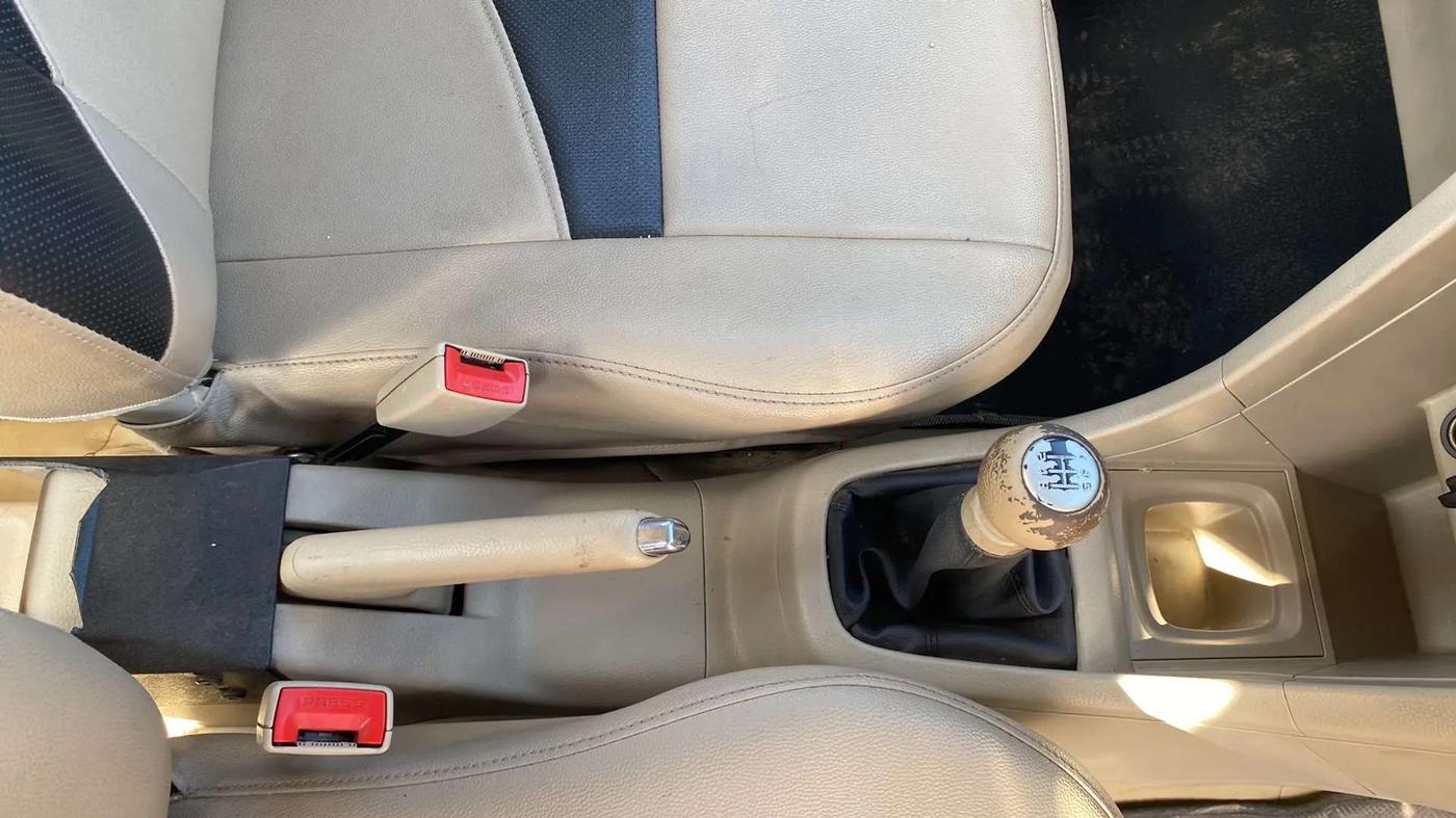 2014 Maruti Swift Dzire VXI, Petrol, Manual, 77,832 km, Gear Lever