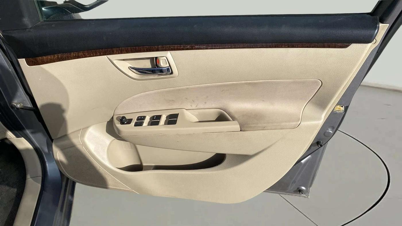 2014 Maruti Swift Dzire VXI, Petrol, Manual, 77,832 km, Driver Side Door Panels Control