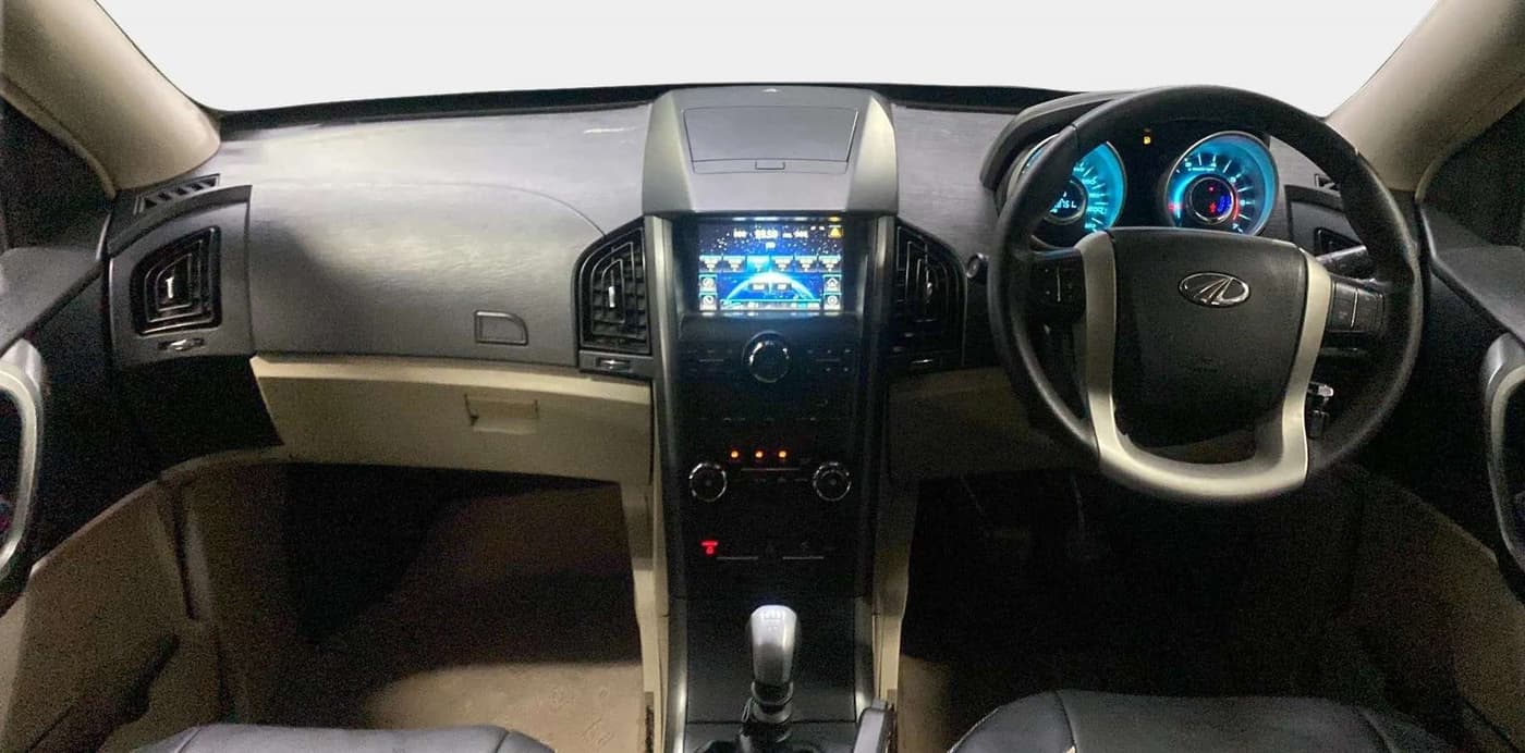 2018 Mahindra XUV500 W6, Diesel, Manual, 68,671 km, Dashboard