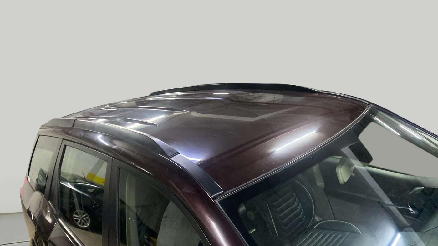 2018 Mahindra XUV500 W6, Diesel, Manual, 68,671 km, Roof