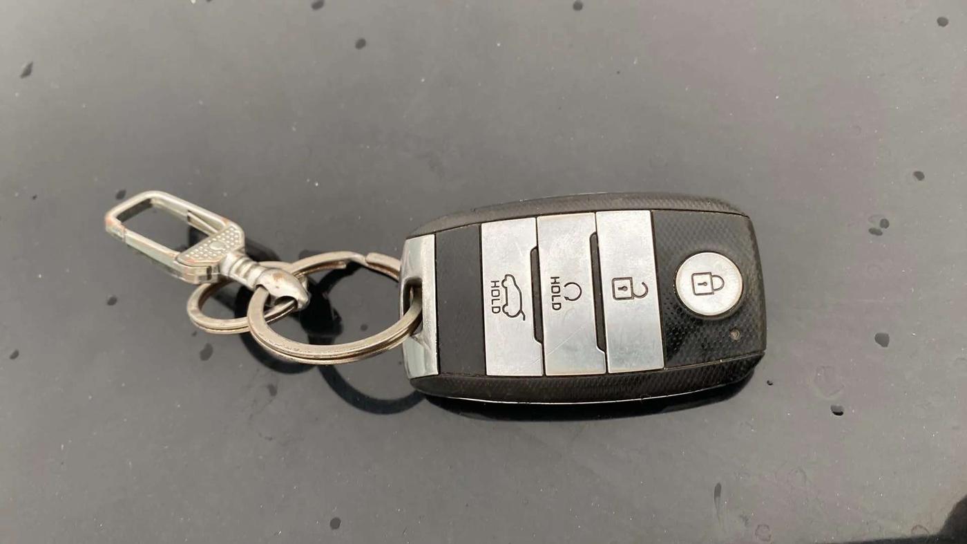 2022 KIA SELTOS HTX 1.5 PETROL, Petrol, Manual, 58,694 km, Key Close Up
