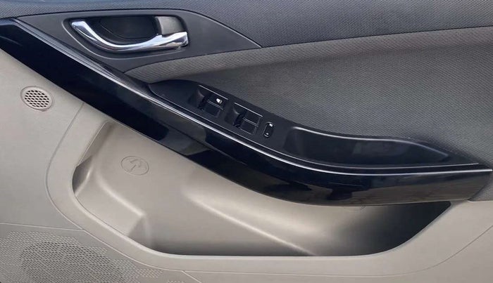 2019 Tata NEXON XZ PLUS PETROL, Petrol, Manual, 29,913 km, Driver Side Door Panels Control