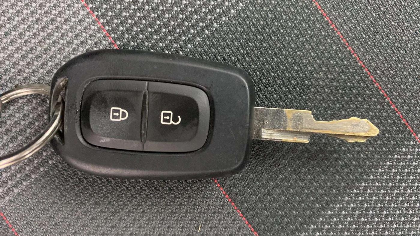 2020 Renault Kwid RXT 1.0 AMT (O), Petrol, Automatic, 5,762 km, Key Close Up