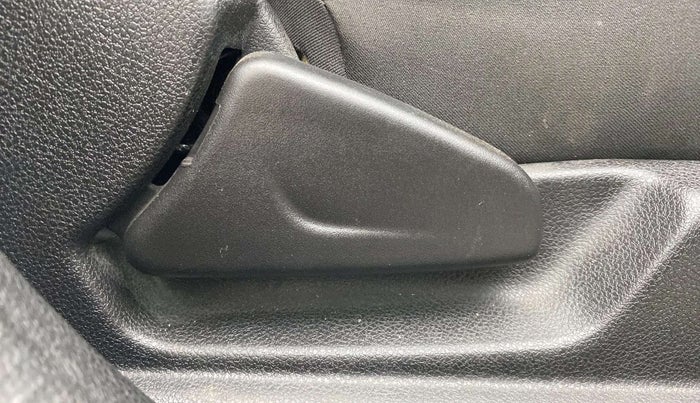 2020 Renault Kwid RXT 1.0 AMT (O), Petrol, Automatic, 5,762 km, Driver Side Adjustment Panel