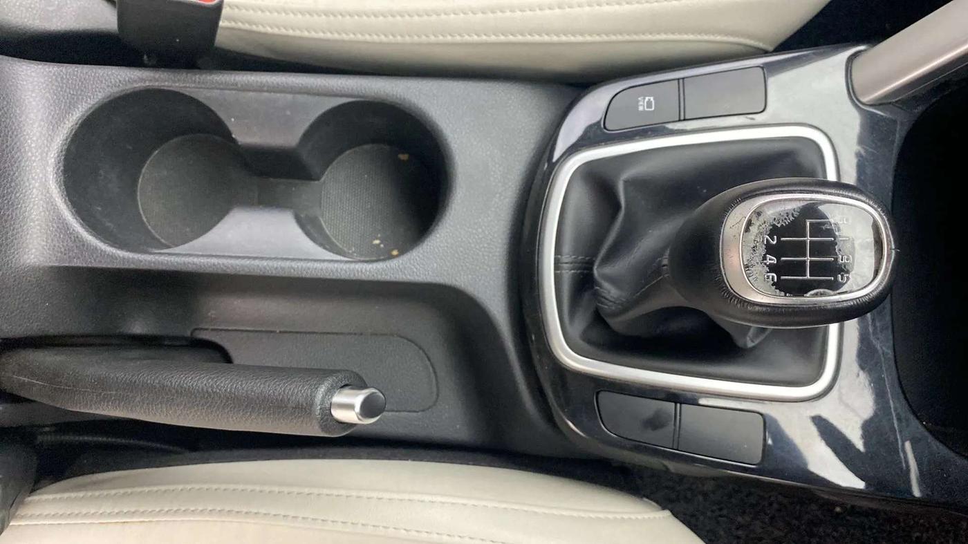 2020 KIA SELTOS HTX 1.5 PETROL, Petrol, Manual, 51,917 km, Gear Lever