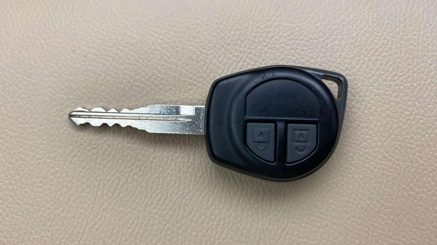 2014 Maruti Swift Dzire VDI, Diesel, Manual, 56,621 km, Key Close Up