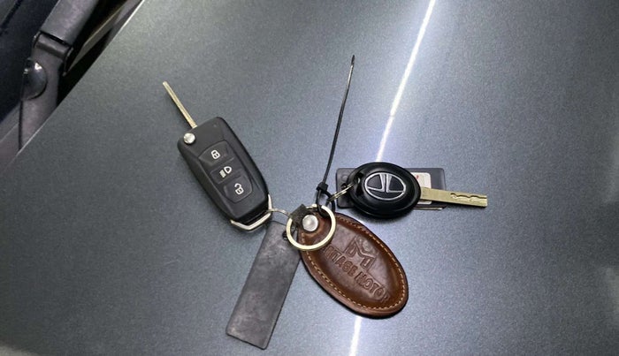2022 Tata PUNCH ADVENTURE MT, Petrol, Manual, 5,812 km, Key Close Up