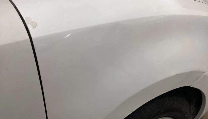 2018 Maruti Swift VXI, CNG, Manual, 78,058 km, Right fender - Minor scratches
