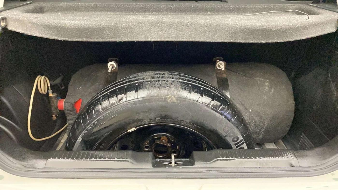 2018 Maruti Swift VXI, CNG, Manual, 78,058 km, Boot Inside