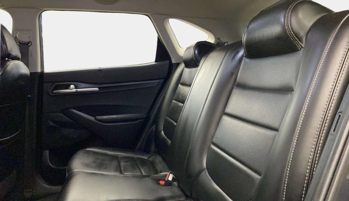 2020 KIA SELTOS HTK PLUS AT 1.5 DIESEL, Diesel, Automatic, 65,455 km, Right Side Rear Door Cabin
