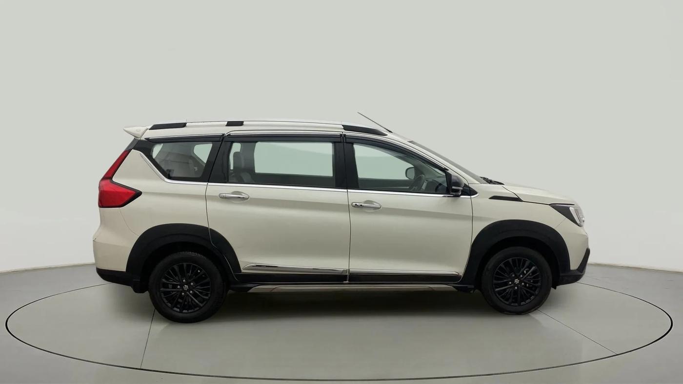 2022 Maruti XL6 ALPHA AT, Petrol, Automatic, 52,904 km, Right Side View