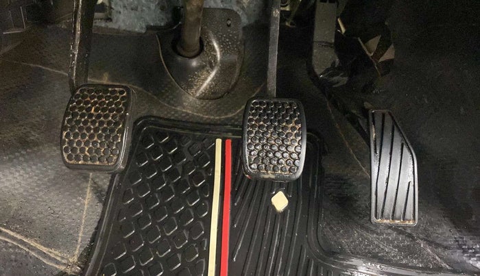 2020 Maruti Alto VXI, Petrol, Manual, 42,595 km, Pedals
