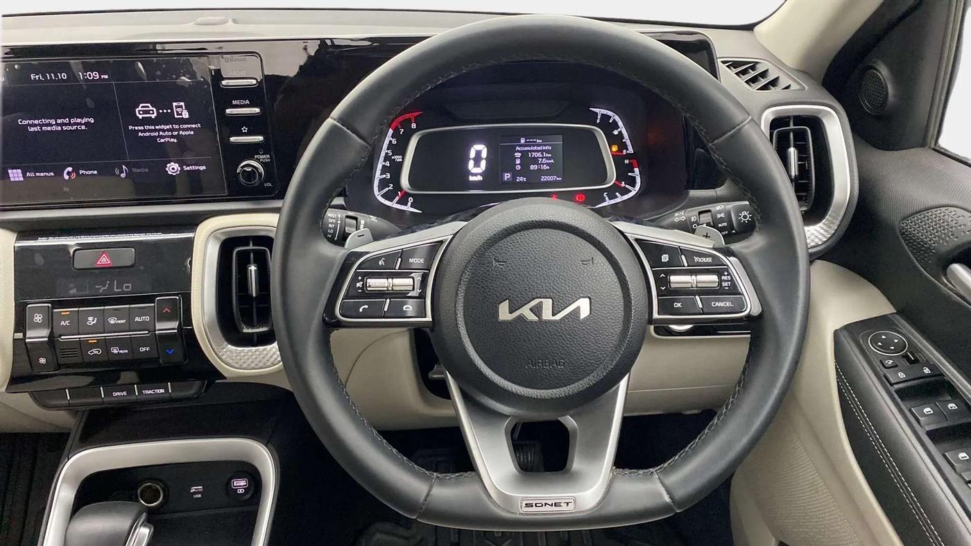 2022 KIA SONET HTX 1.0 DCT, Petrol, Automatic, 22,001 km, Steering Wheel Close Up