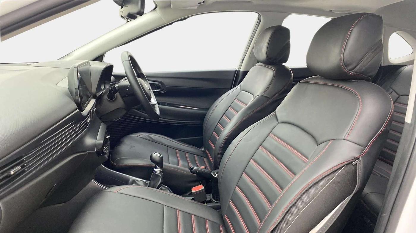 2023 Hyundai NEW I20 ASTA (O) 1.2 MT, CNG, Manual, 27,330 km, Right Side Front Door Cabin