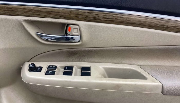 2018 Maruti Ciaz ALPHA  AT 1.5 SHVS PETROL, Petrol, Automatic, 58,396 km, Driver Side Door Panels Control