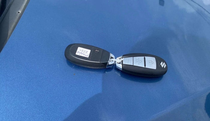 2017 Maruti Baleno ZETA PETROL 1.2, Petrol, Manual, 17,333 km, Key Close Up