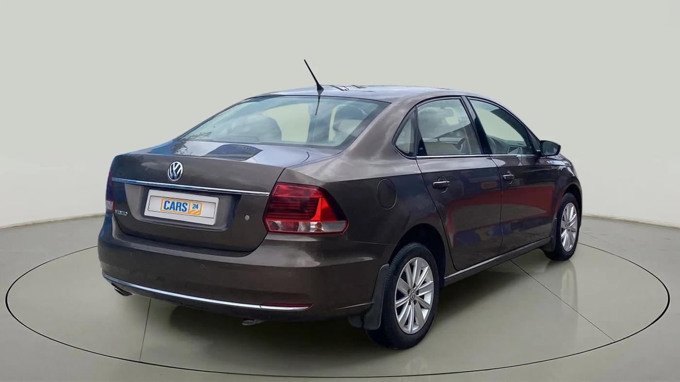 2015 Volkswagen Vento HIGHLINE 1.6 MPI, Petrol, Manual, 11,064 km, Right Back Diagonal