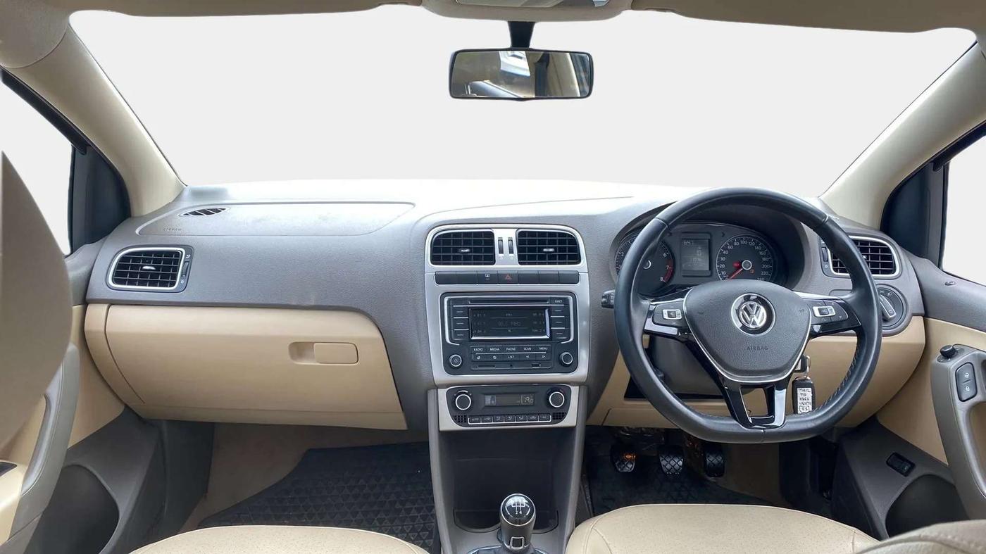 2015 Volkswagen Vento HIGHLINE 1.6 MPI, Petrol, Manual, 11,064 km, Dashboard