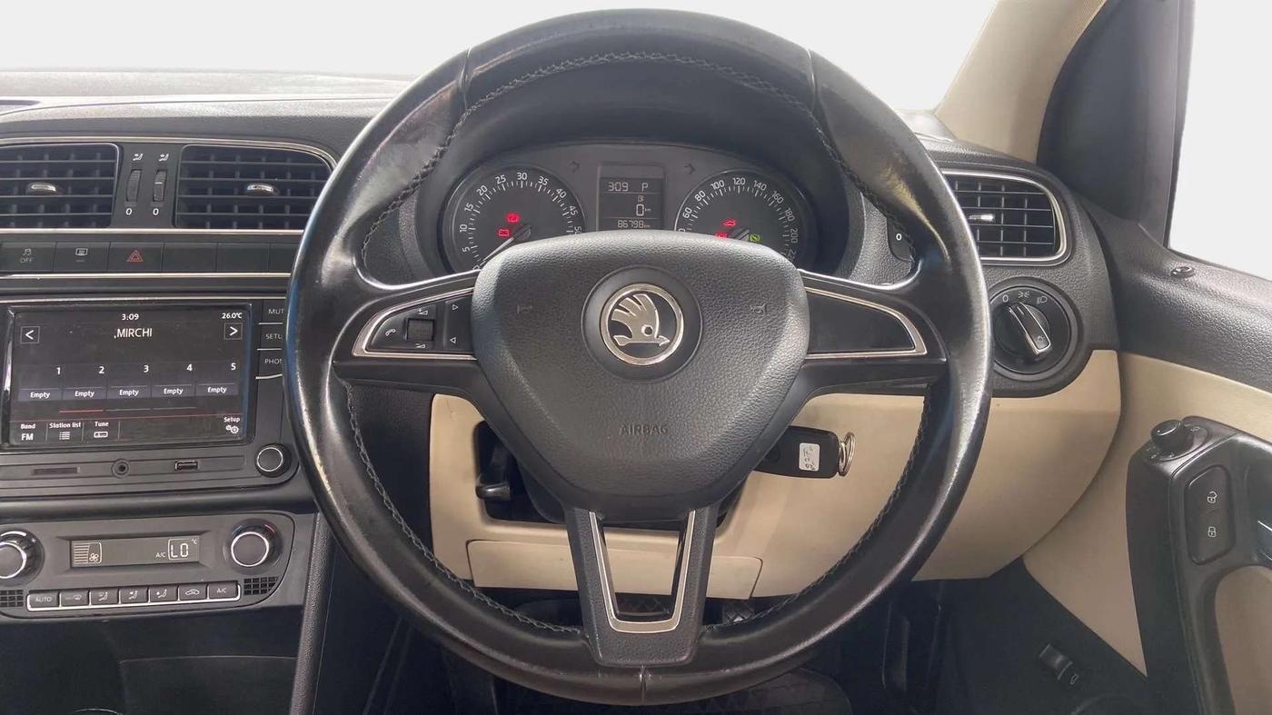 2017 Skoda Rapid STYLE 1.5 TDI AT, Diesel, Automatic, 87,587 km, Steering Wheel Close Up