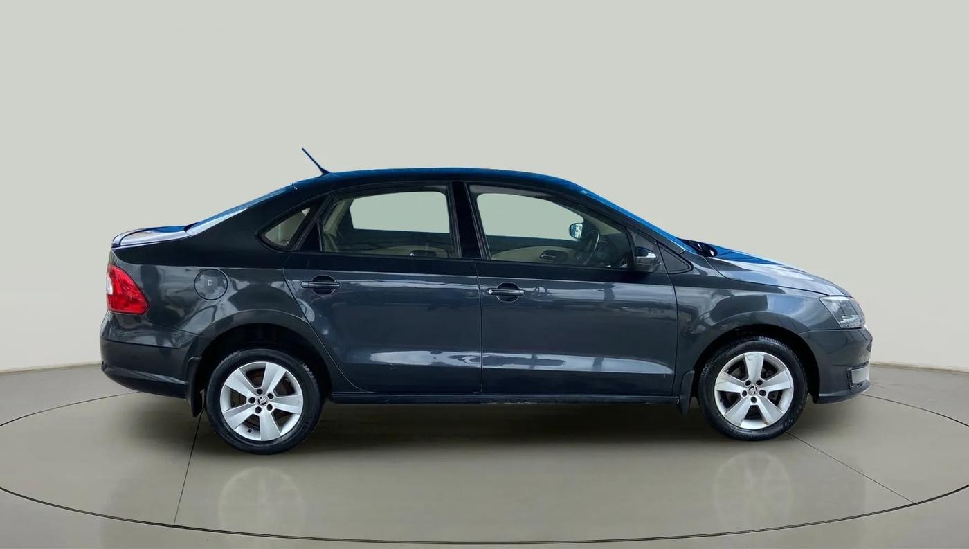 2017 Skoda Rapid STYLE 1.5 TDI AT, Diesel, Automatic, 87,587 km, Right Side View