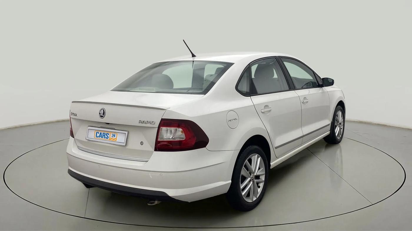 2019 Skoda Rapid STYLE 1.6 MPI AT, Petrol, Automatic, 48,873 km, Right Back Diagonal