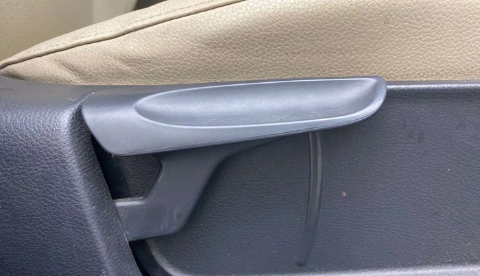 2019 Skoda Rapid STYLE 1.6 MPI AT, Petrol, Automatic, 48,873 km, Driver Side Adjustment Panel