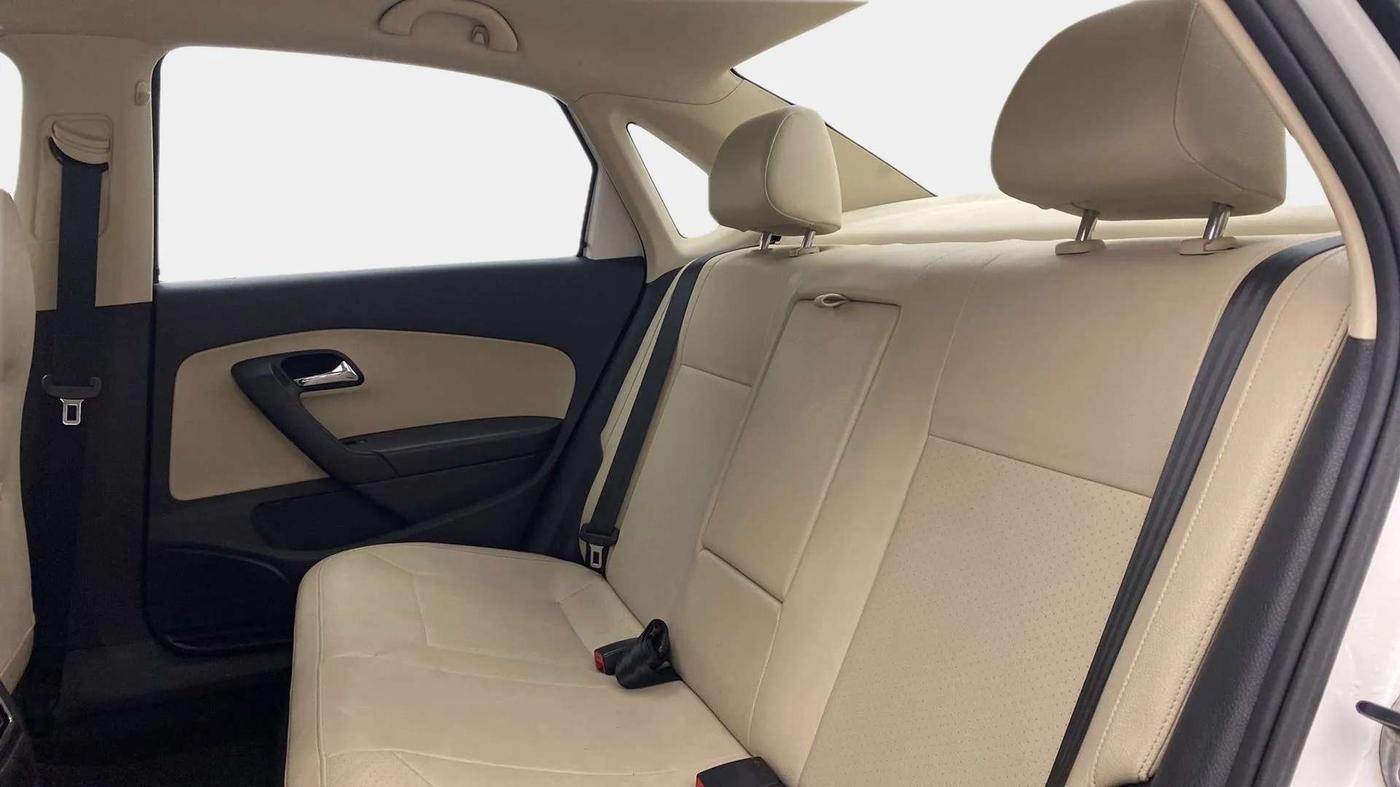 2019 Skoda Rapid STYLE 1.6 MPI AT, Petrol, Automatic, 48,873 km, Right Side Rear Door Cabin
