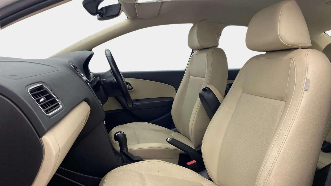 2019 Skoda Rapid STYLE 1.6 MPI AT, Petrol, Automatic, 48,873 km, Right Side Front Door Cabin