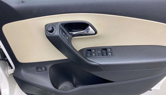 2019 Skoda Rapid STYLE 1.6 MPI AT, Petrol, Automatic, 48,873 km, Driver Side Door Panels Control