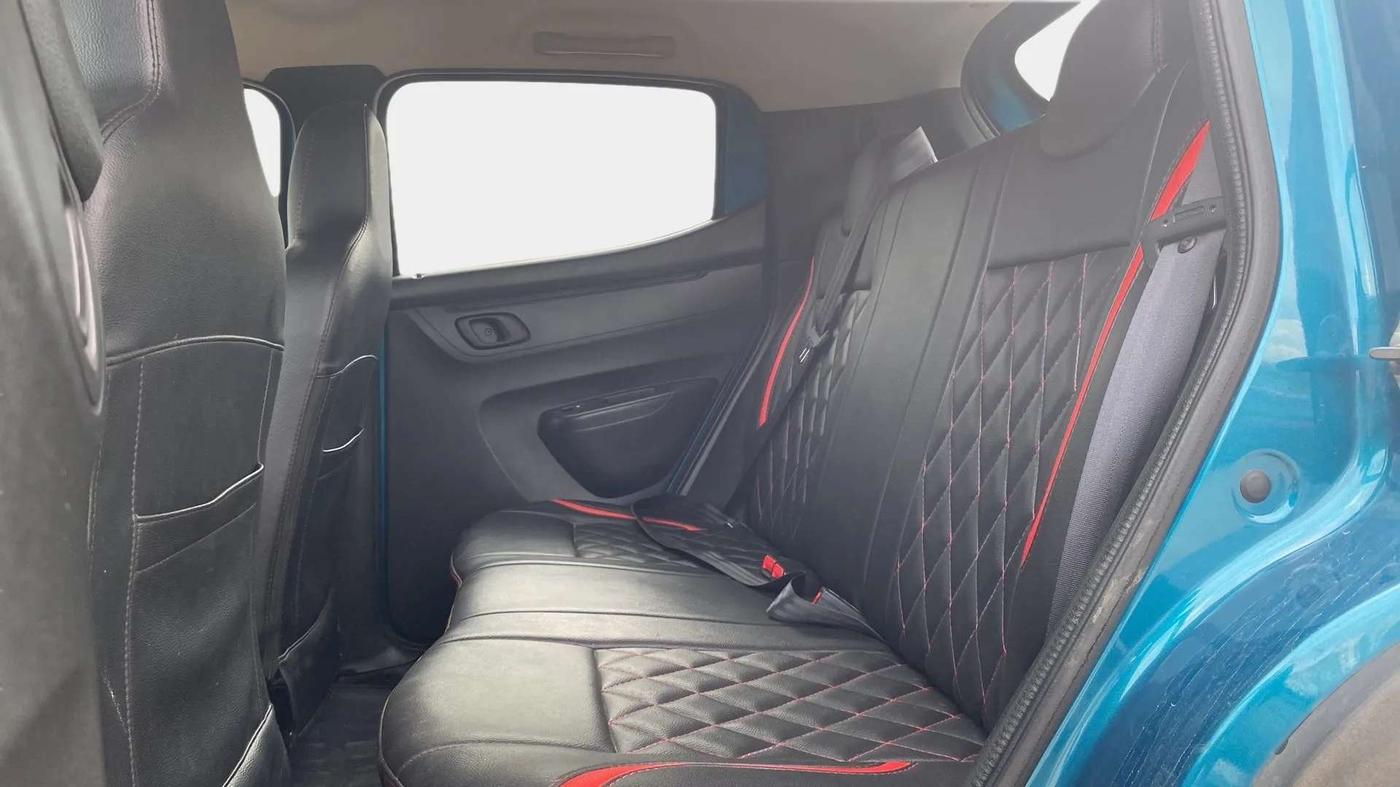 2021 Renault Kwid RXT 1.0 (O), Petrol, Manual, 43,265 km, Right Side Rear Door Cabin