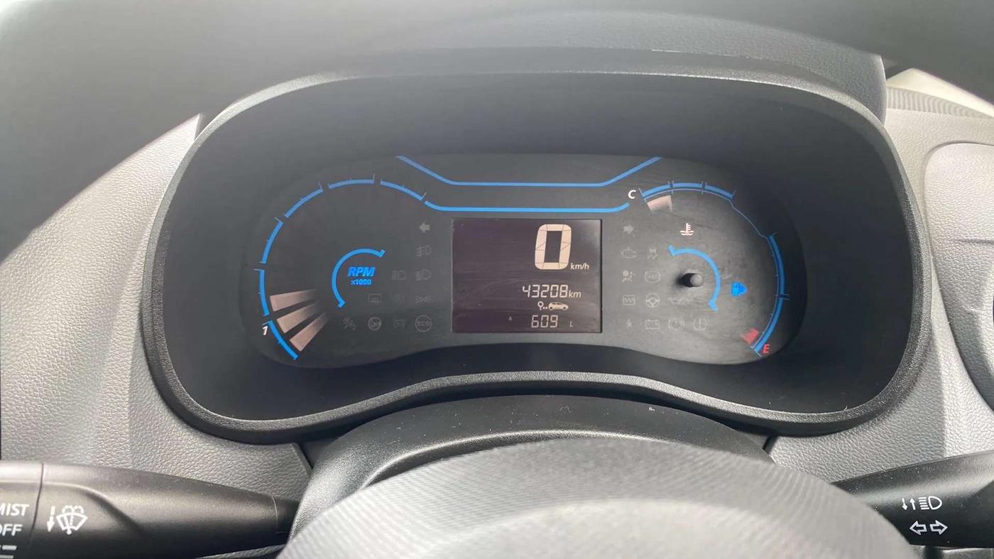 2021 Renault Kwid RXT 1.0 (O), Petrol, Manual, 43,265 km, Odometer Image