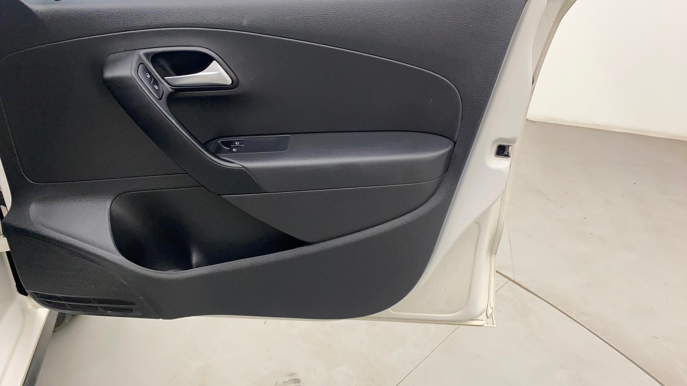 2021 Volkswagen Polo TRENDLINE 1.0L, Petrol, Manual, 26,721 km, Driver Side Door Panels Control