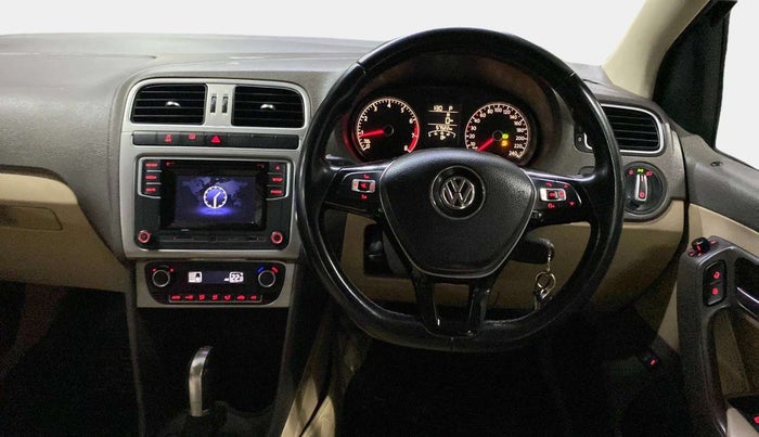 2016 Volkswagen Vento HIGHLINE PETROL AT, Petrol, Automatic, 57,550 km, Steering Wheel Close Up