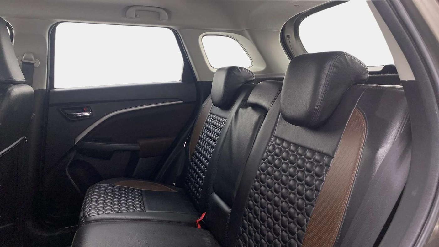 2022 Maruti BREZZA ZXI SMART HYBRID , Petrol, Manual, 23,690 km, Right Side Rear Door Cabin