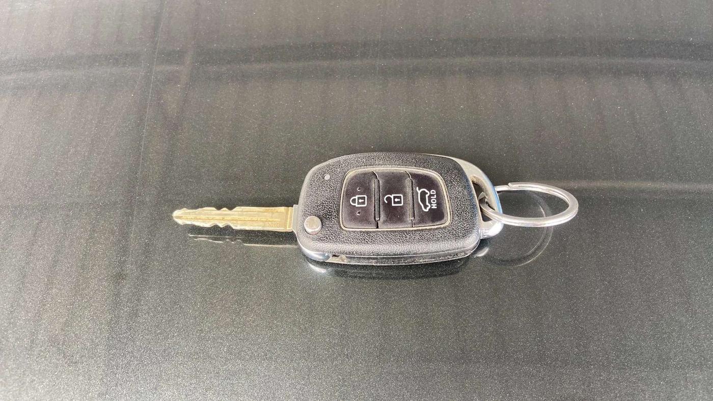 2019 Hyundai VENUE S 1.0 TURBO DCT, Petrol, Automatic, 15,186 km, Key Close Up