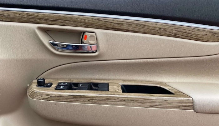 2020 Maruti Ciaz ALPHA 1.5 SHVS PETROL, Petrol, Manual, 30,718 km, Driver Side Door Panels Control