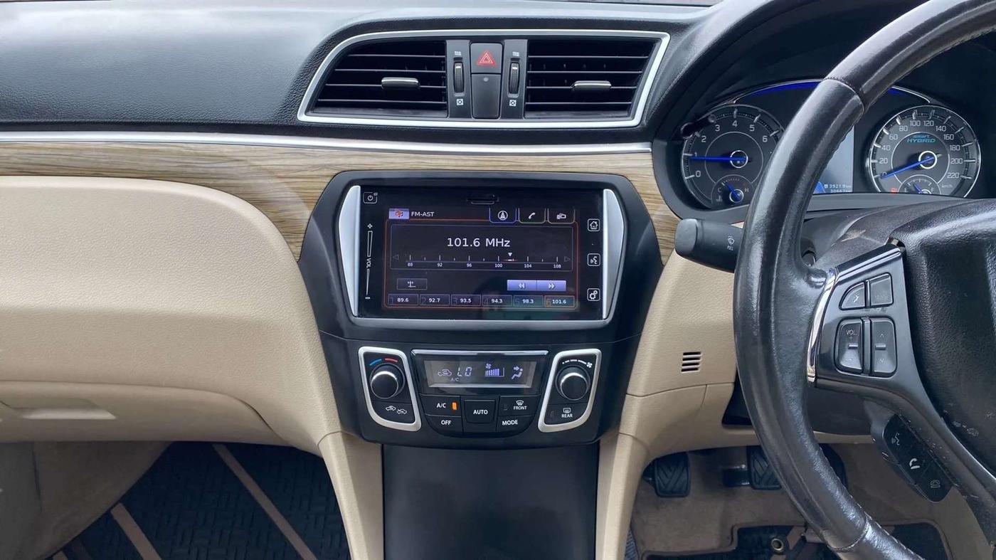 2020 Maruti Ciaz ALPHA 1.5 SHVS PETROL, Petrol, Manual, 30,718 km, Air Conditioner