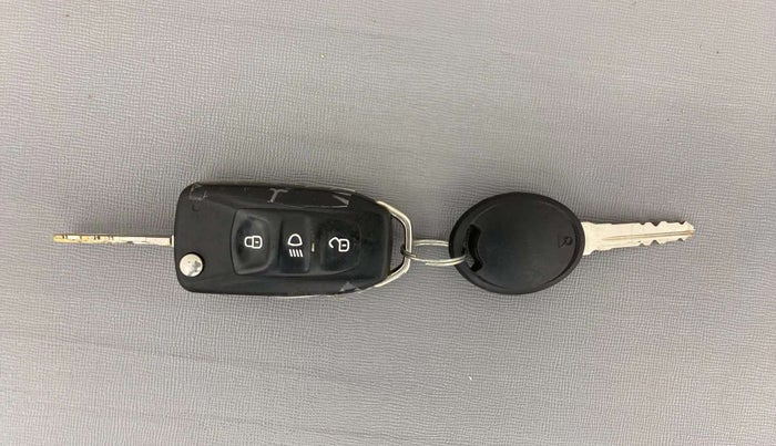 2017 Tata Tiago XZA PETROL, Petrol, Automatic, 68,989 km, Key Close Up