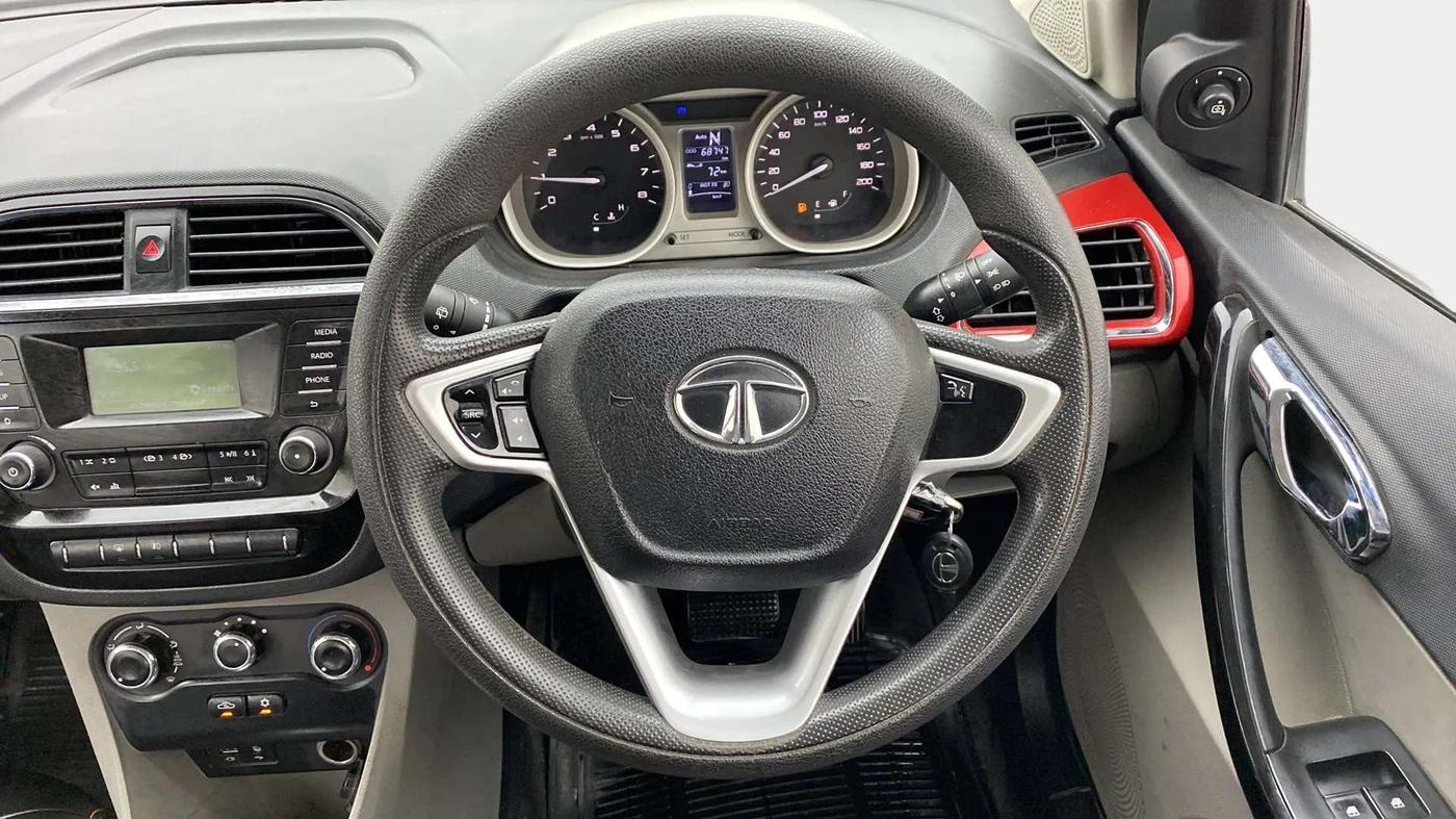 2017 Tata Tiago XZA PETROL, Petrol, Automatic, 68,989 km, Steering Wheel Close Up