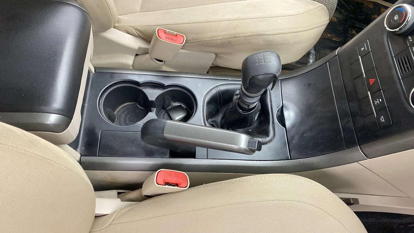 2017 Mahindra XUV500 W6, Diesel, Manual, 67,111 km, Gear Lever