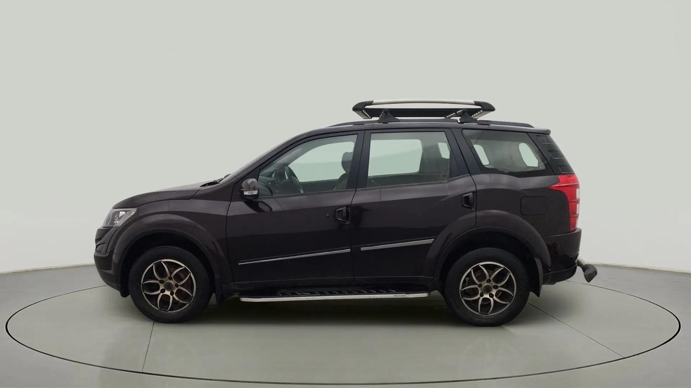 2017 Mahindra XUV500 W6, Diesel, Manual, 67,111 km, Left Side