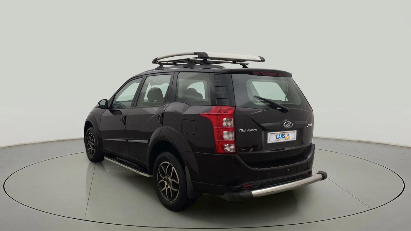 2017 Mahindra XUV500 W6, Diesel, Manual, 67,111 km, Left Back Diagonal