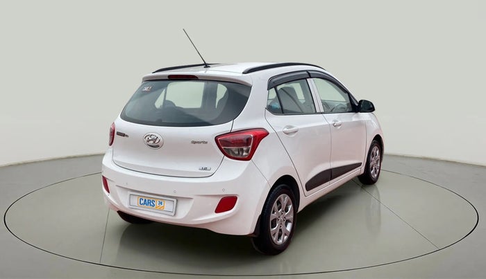 2016 Hyundai Grand i10 SPORTZ 1.2 KAPPA VTVT, Petrol, Manual, 64,738 km, Right Back Diagonal