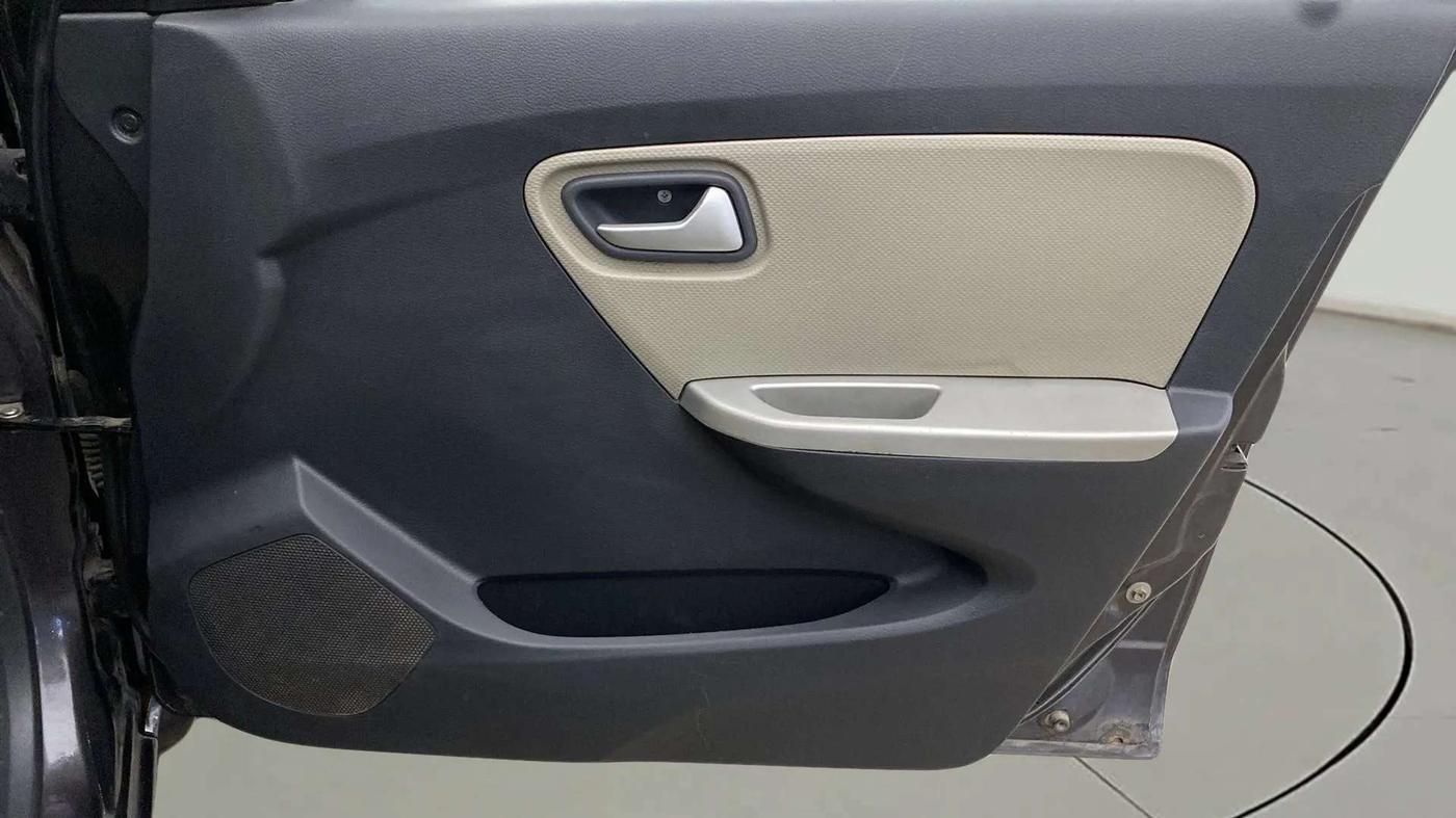 2017 Maruti Alto K10 VXI, Petrol, Manual, 79,115 km, Driver Side Door Panels Control