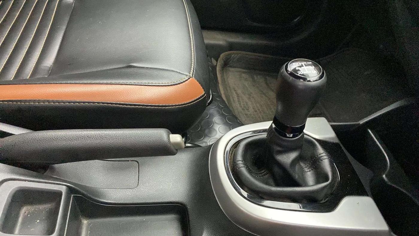 2018 Honda WR-V 1.2L I-VTEC VX MT, CNG, Manual, 22,602 km, Gear Lever