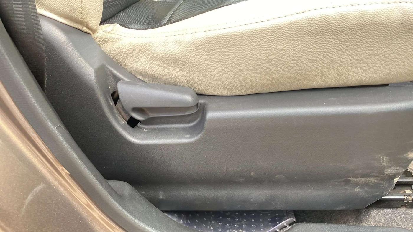 2014 Maruti Wagon R 1.0 LXI CNG, CNG, Manual, 41,090 km, Driver Side Adjustment Panel