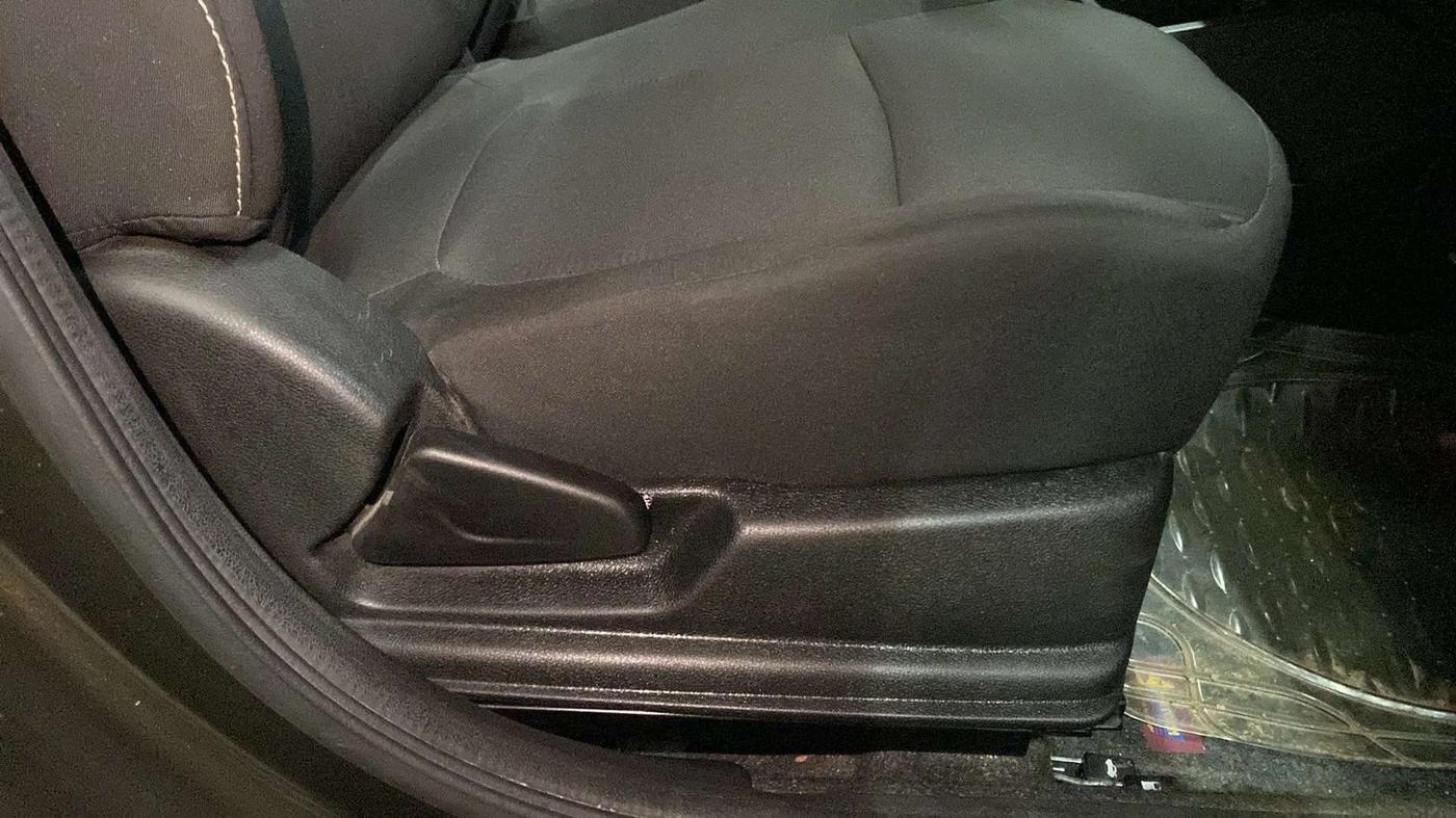 2023 Renault Kwid RXL 1.0 (O), Petrol, Manual, 3,965 km, Driver Side Adjustment Panel